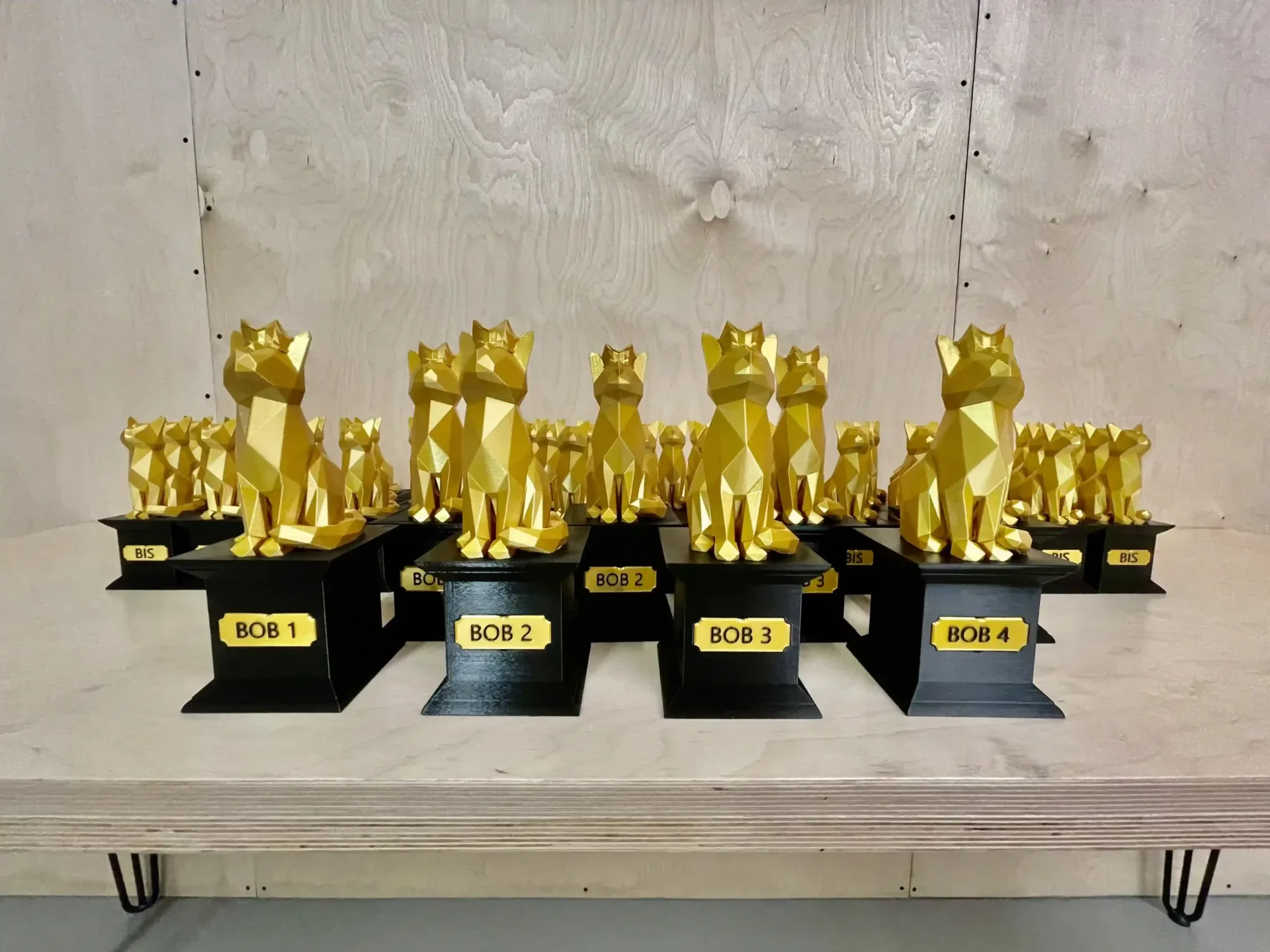 Sada designových kočičích trofejí